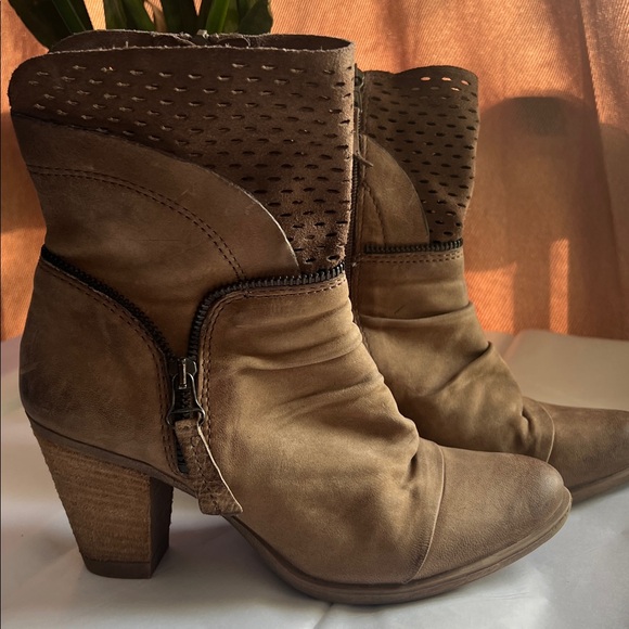 MJUS Ankle Boots Booties Beige Leather Perforated Women’s Size 37 - Picture 2 of 12